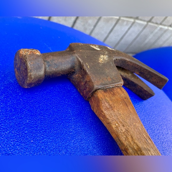 Early 20th Century Wooden Shaft Claw Hammer Functional Antique - Picture 10 of 16